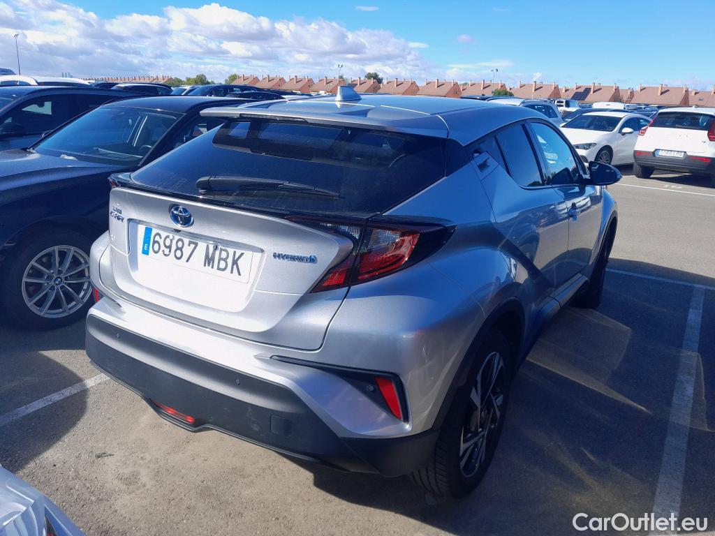 Toyota  C-HR TOYOTA  / 2019 / 5P / todoterreno 1.8 125H Advance #2