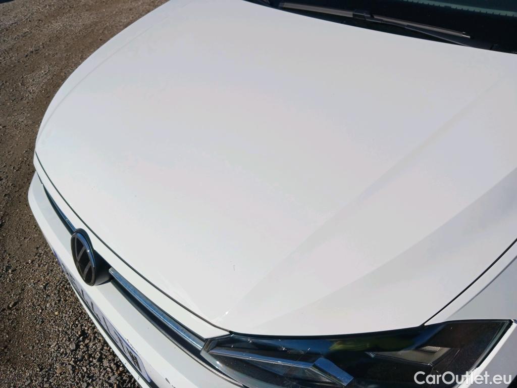 Volkswagen  Polo VOLKSWAGEN  / 2017 / 5P / berlina con portón Advance 1.0 TSI 70kW (95CV) #34
