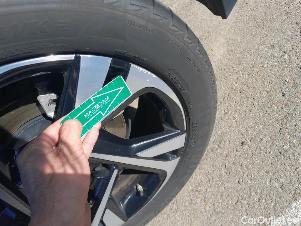 Toyota  C-HR TOYOTA  / 2019 / 5P / todoterreno 1.8 125H Advance #5