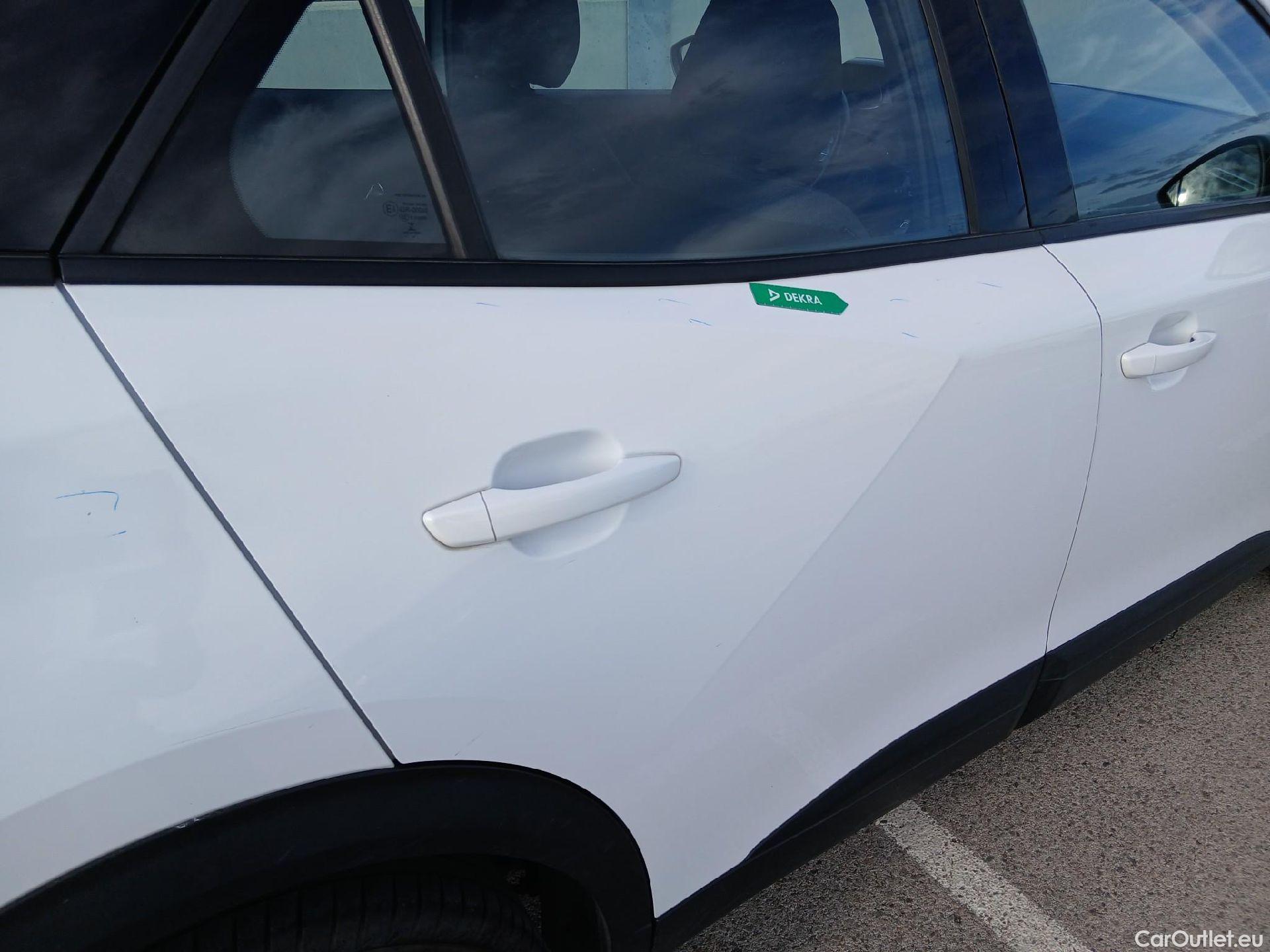 Peugeot  2008 PEUGEOT  / 2019 / 5P / todoterreno Active Puretech 100 S&S BVM6 #35