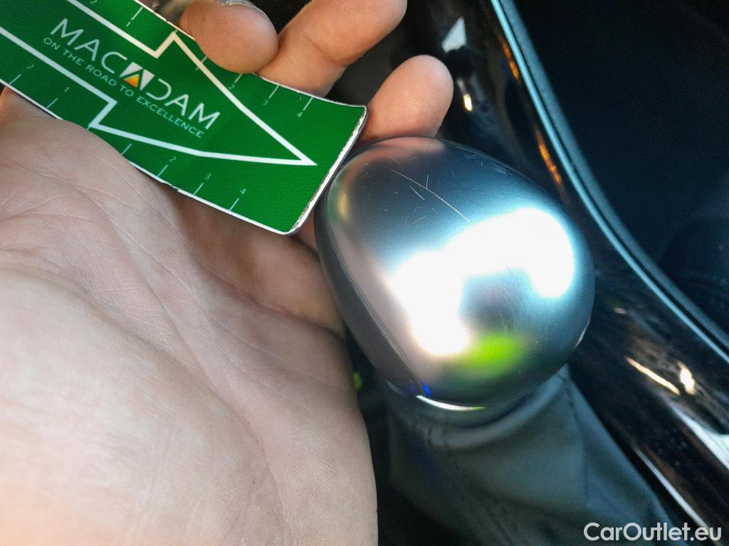 Toyota  C-HR TOYOTA  / 2019 / 5P / todoterreno 1.8 125H Advance #2