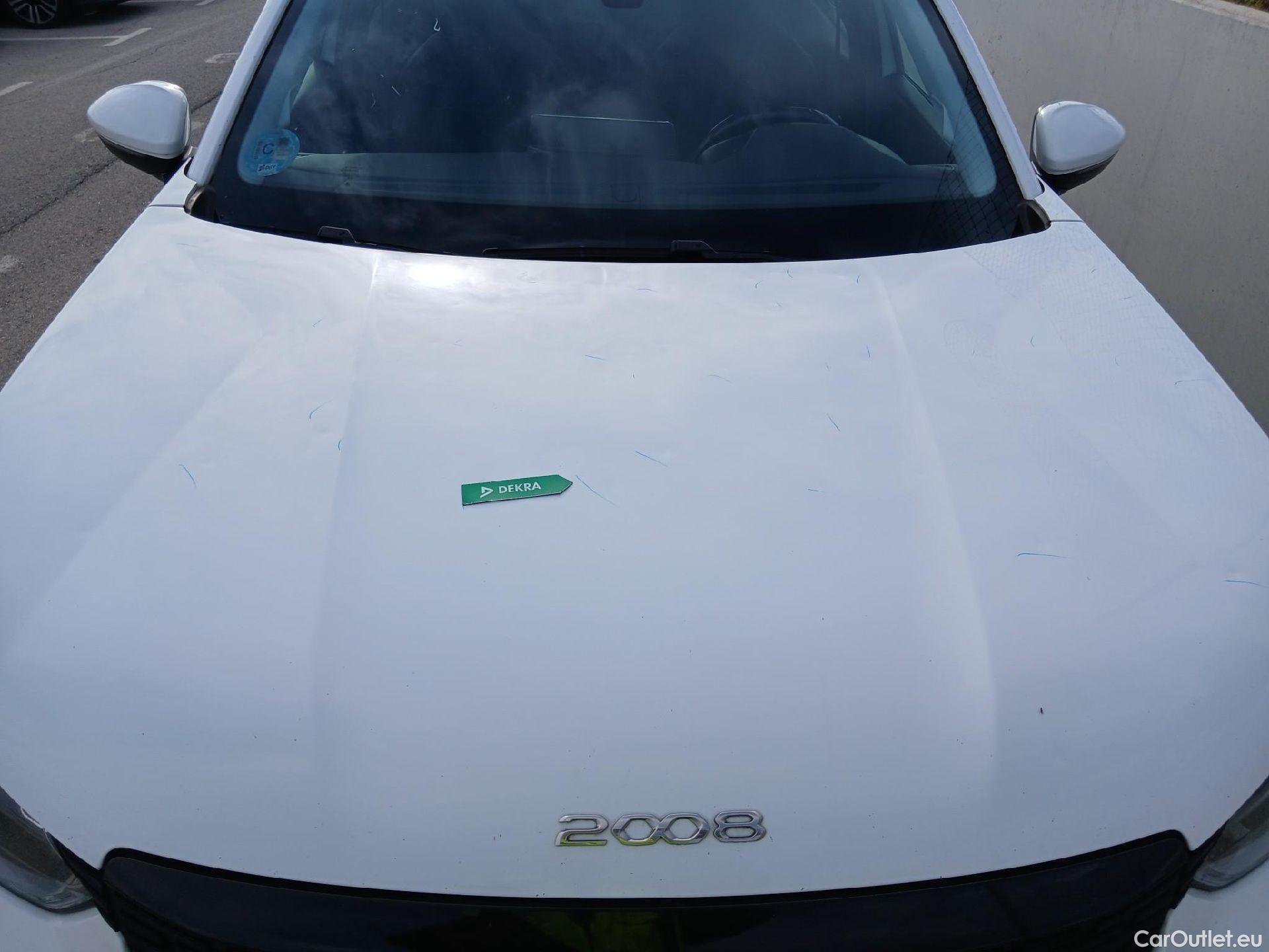  Peugeot  2008 PEUGEOT  / 2019 / 5P / todoterreno Active Puretech 100 S&S BVM6 #2