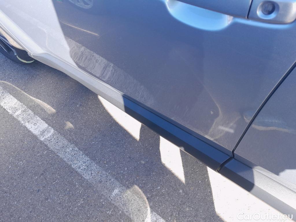 Toyota  C-HR TOYOTA  / 2019 / 5P / todoterreno 1.8 125H Advance #19