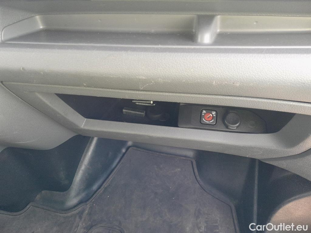 Opel  Vivaro OPEL  / 2019 / 4P / furgón 2.0 Diésel 88kW (120CV) L Inc. Express #46