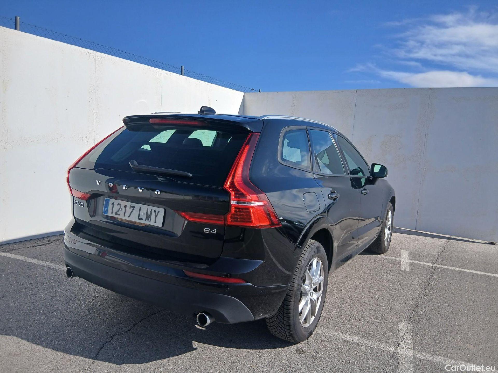 Volvo  XC60 VOLVO  / 2017 / 5P / todoterreno 2.0 B4 D Momentum Auto #2
