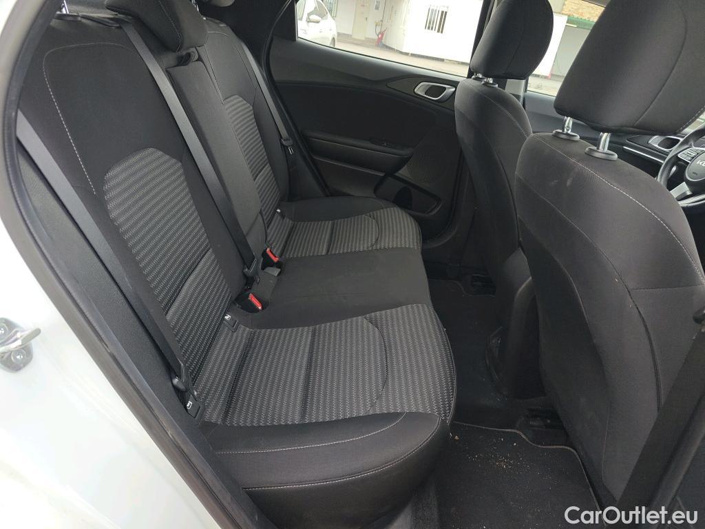 KIA  XCeed KIA  / 2022 / 5P / todoterreno 1.0 T-GDi Drive 88kW (120CV) #7
