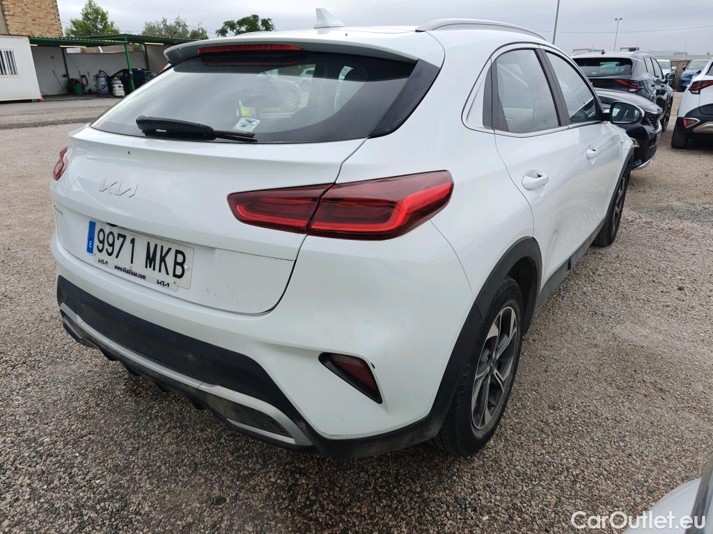 KIA  XCeed KIA  / 2022 / 5P / todoterreno 1.0 T-GDi Drive 88kW (120CV) #2