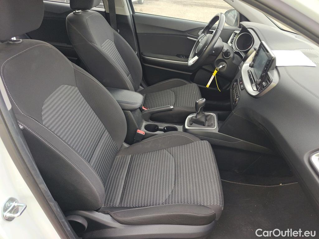 KIA  XCeed KIA  / 2022 / 5P / todoterreno 1.0 T-GDi Drive 88kW (120CV) #6