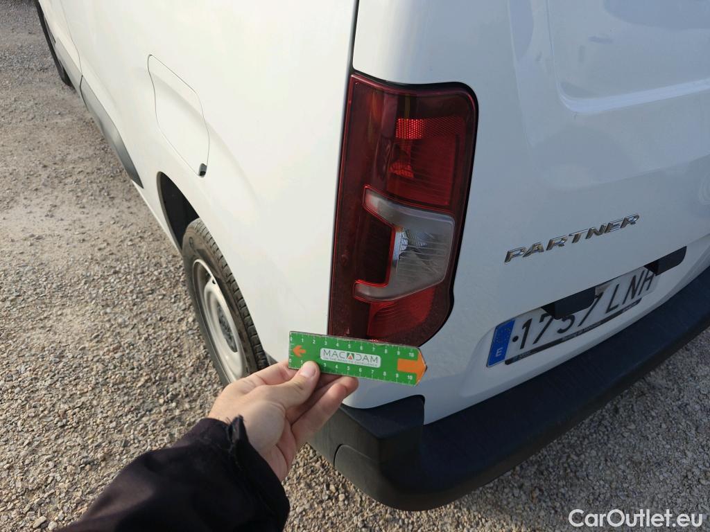 Peugeot  Partner PEUGEOT  / 2018 / 4P / furgón derivado de turismo Premium Standard 600kg BlueHDi 73kW #56