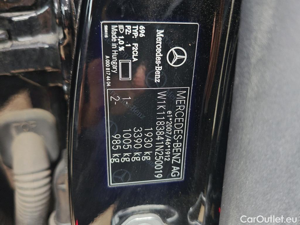 Land Rover  Discovery MERCEDES-BENZ CLA / 2019 / 4P / coupé CLA 180 #18