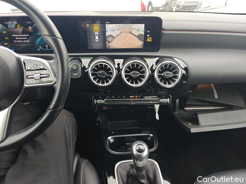 Land Rover  Discovery MERCEDES-BENZ CLA / 2019 / 4P / coupé CLA 180 #14