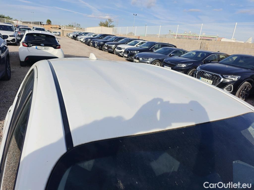 Toyota  Yaris MAZDA Mazda2 / 2019 / 5P / berlina con portón 1.5 85 kW (116 CV) CVT Centre-line (AC) #14