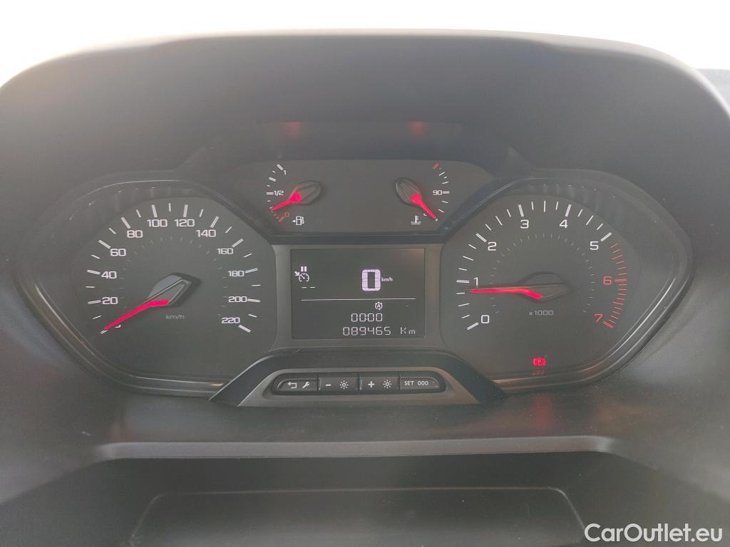 Peugeot  Partner PEUGEOT  / 2018 / 4P / furgón derivado de turismo Premium Standard 600kg BlueHDi 73kW #4