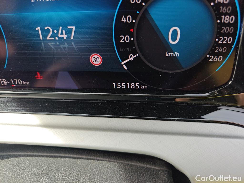 Volkswagen  Golf  VOLKSWAGEN / 2020 / 5P / berlina con portón Life 2.0 TDI 85kW (115CV) #5