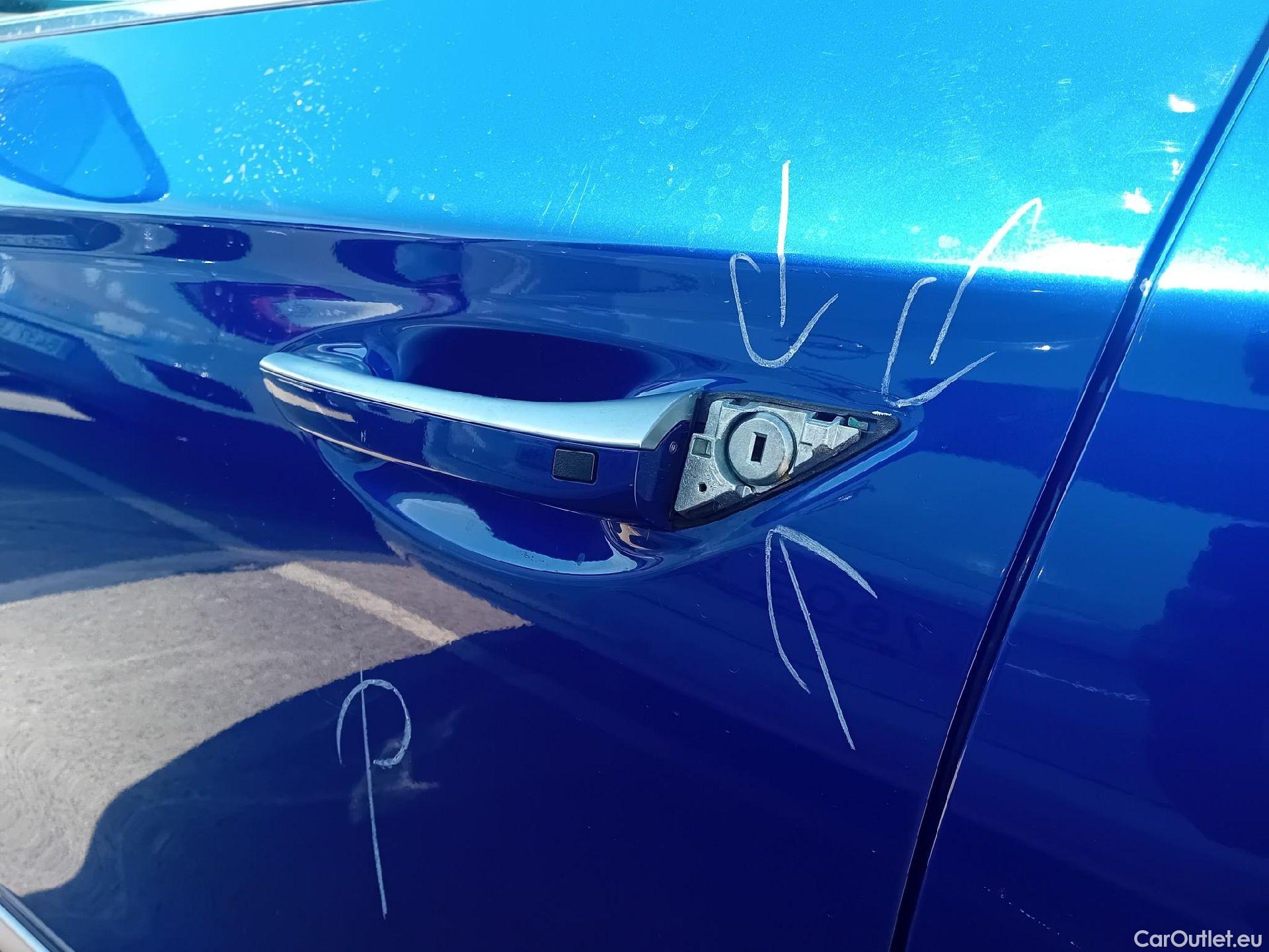 Hyundai   Ioniq HYUNDAI / 2019 / 5P / berlina con portón 1.6 GDI HEV Tecno DCT #12