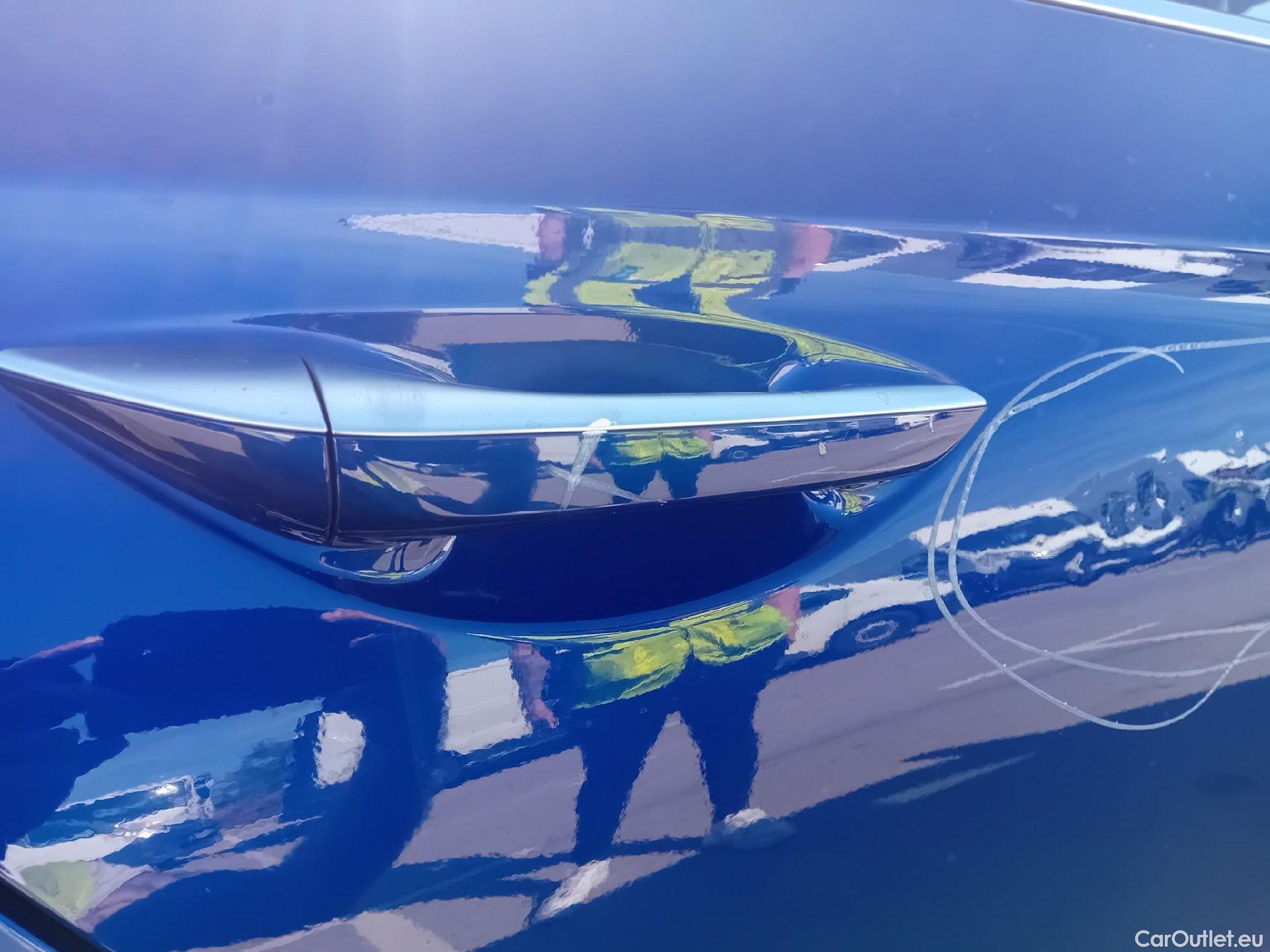 Hyundai   Ioniq HYUNDAI / 2019 / 5P / berlina con portón 1.6 GDI HEV Tecno DCT #33