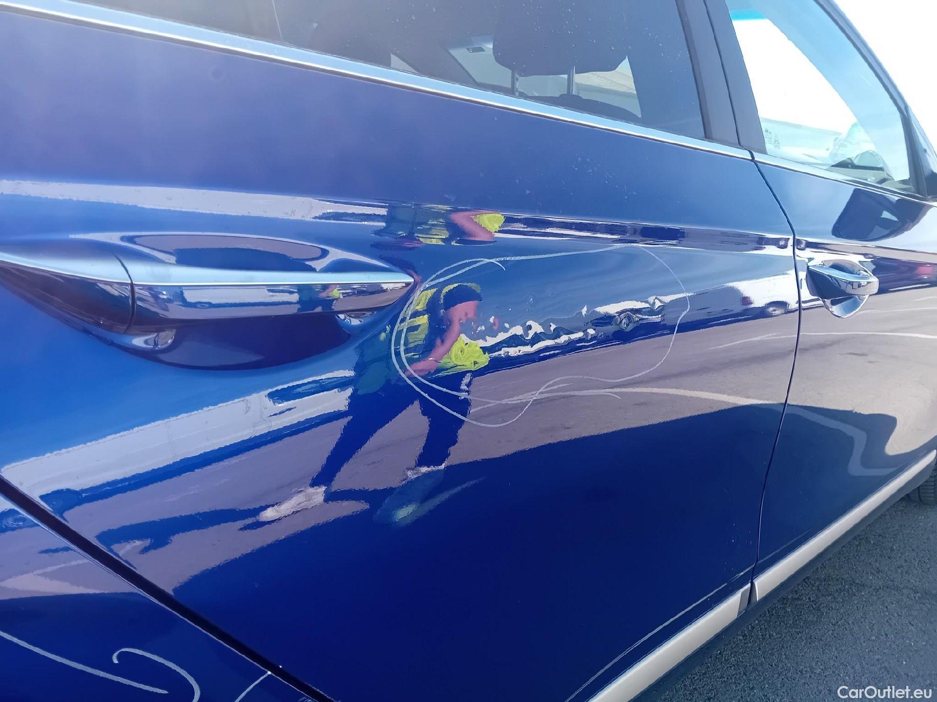 Hyundai   Ioniq HYUNDAI / 2019 / 5P / berlina con portón 1.6 GDI HEV Tecno DCT #32