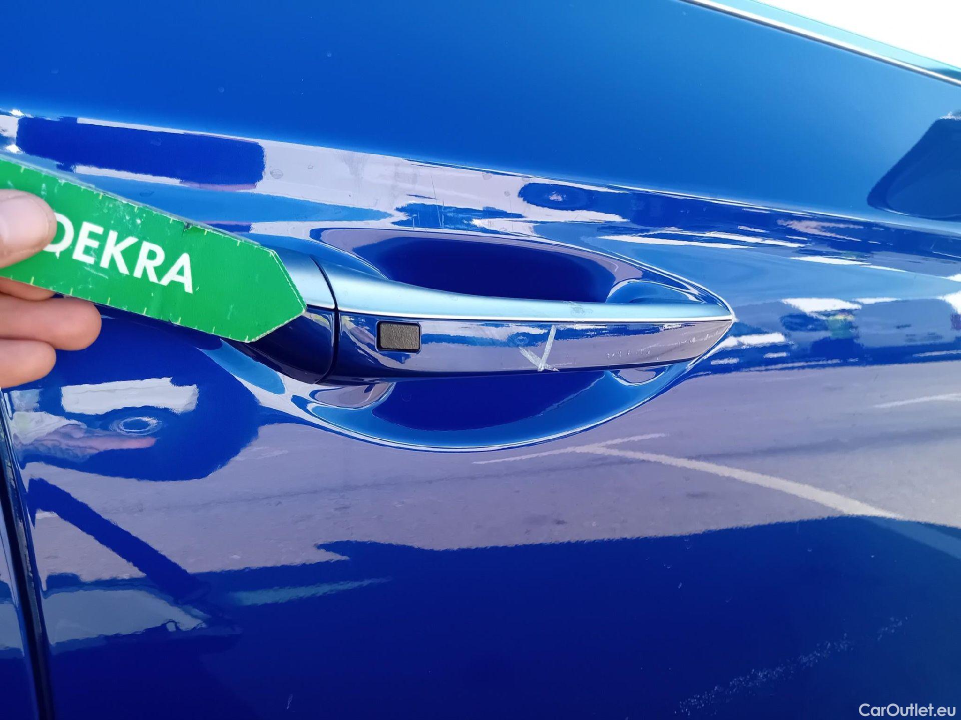 Hyundai   Ioniq HYUNDAI / 2019 / 5P / berlina con portón 1.6 GDI HEV Tecno DCT #35