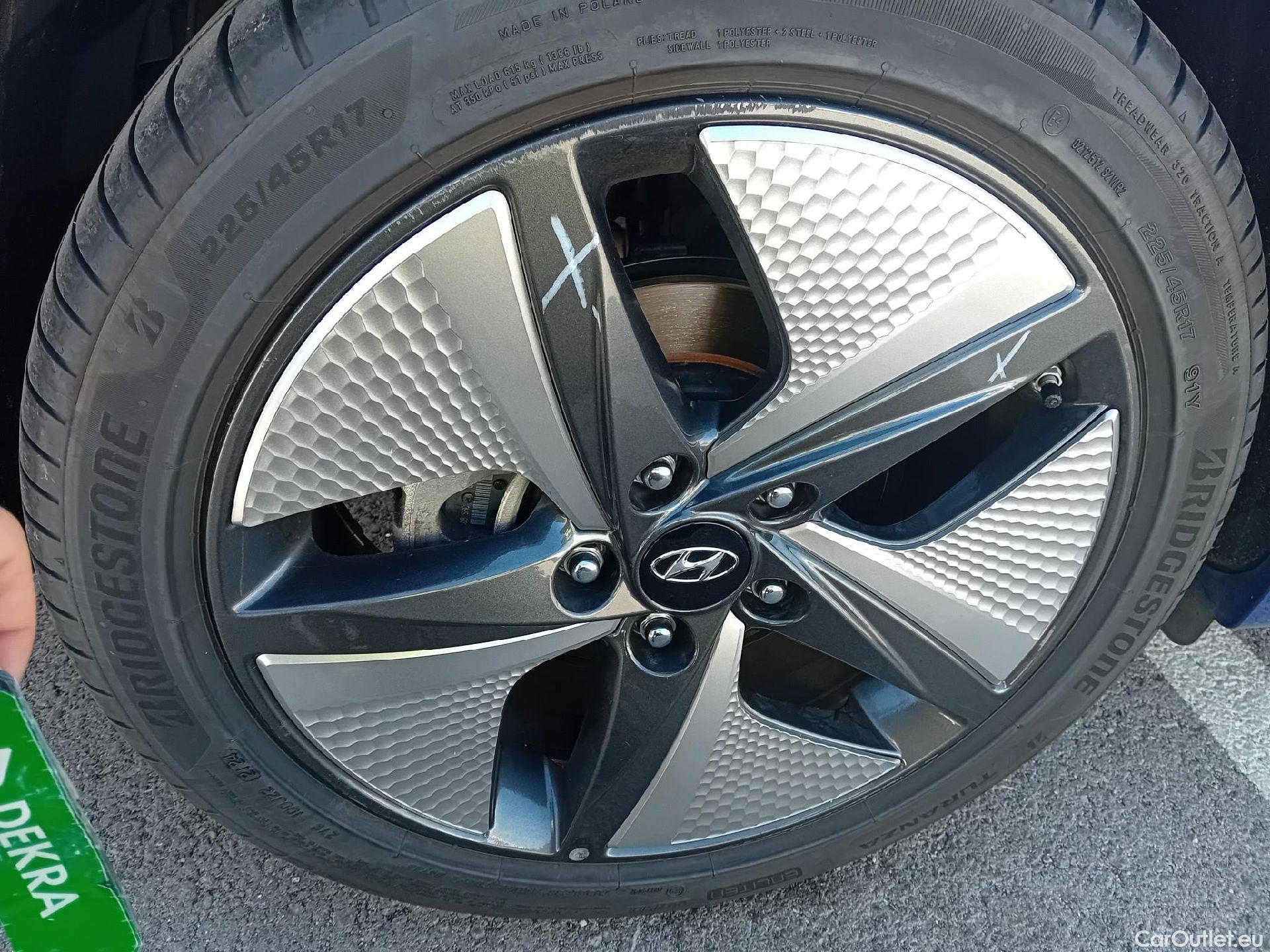 Hyundai   Ioniq HYUNDAI / 2019 / 5P / berlina con portón 1.6 GDI HEV Tecno DCT #28