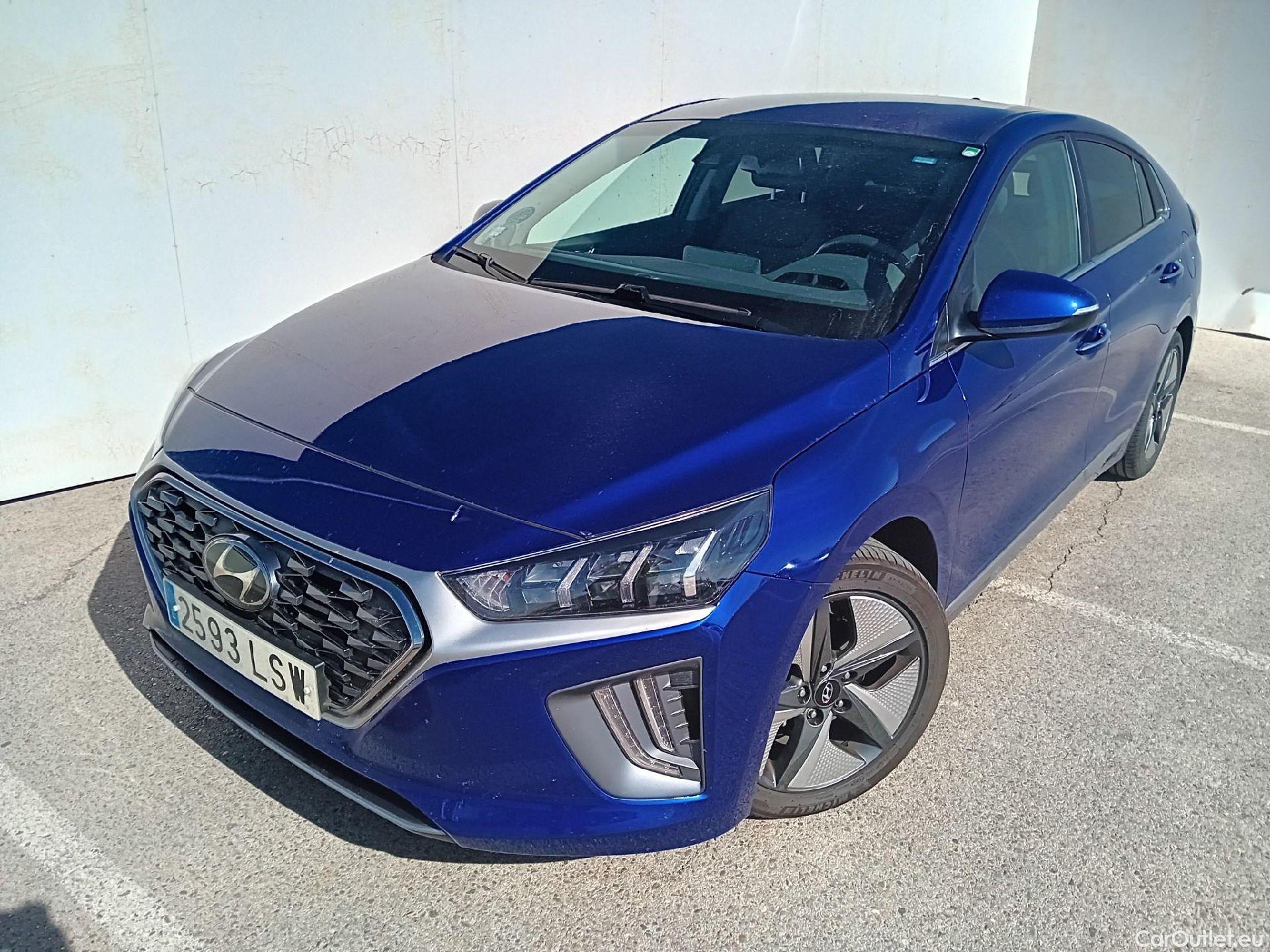 Hyundai   Ioniq HYUNDAI / 2019 / 5P / berlina con portón 1.6 GDI HEV Tecno DCT #1