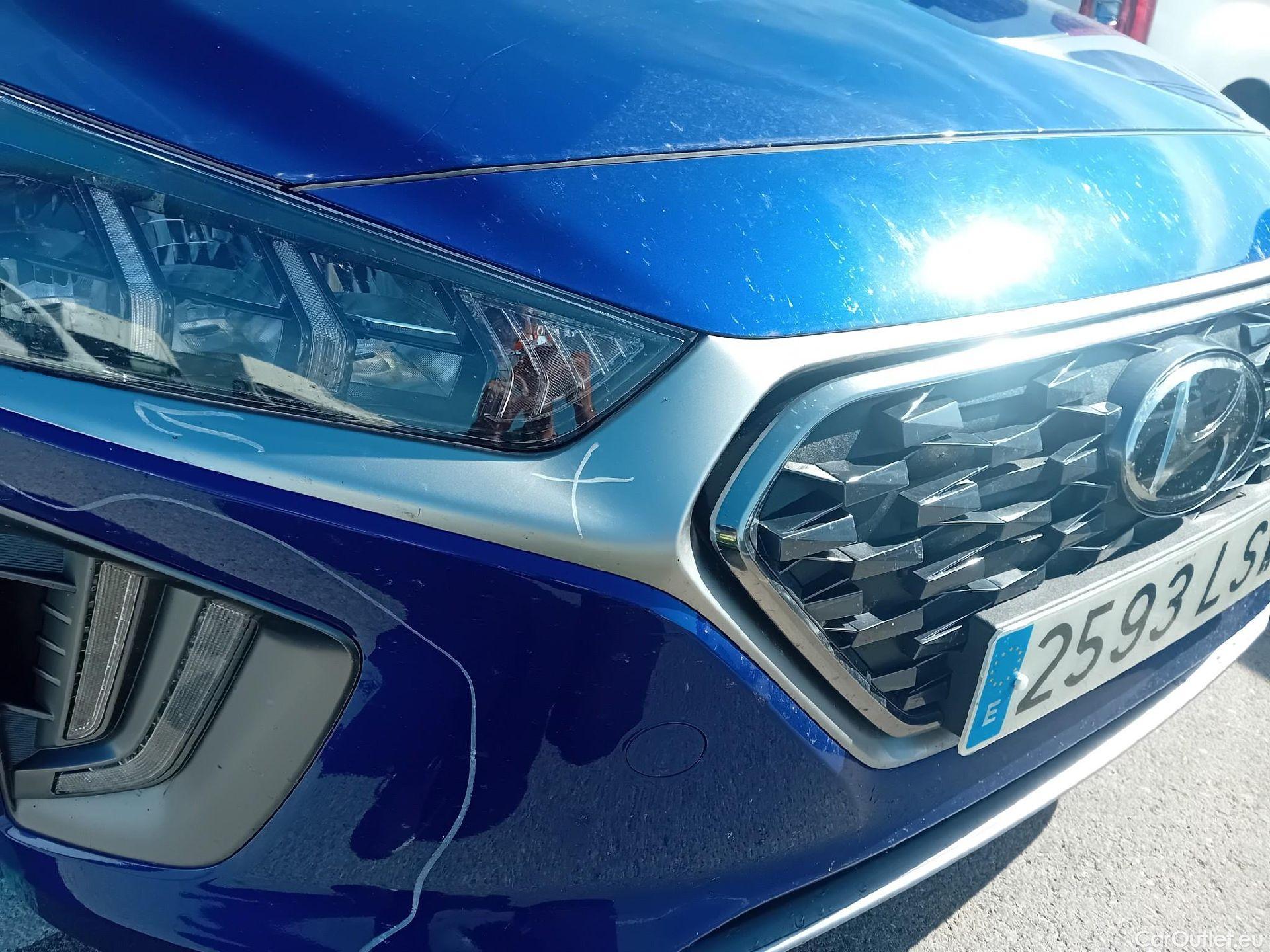 Hyundai   Ioniq HYUNDAI / 2019 / 5P / berlina con portón 1.6 GDI HEV Tecno DCT #6