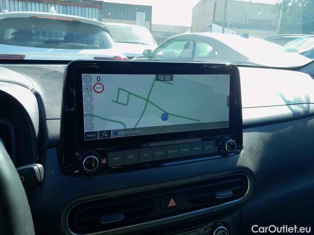 Hyundai  Konna HYUNDAI Kona / 2020 / 5P / todoterreno 1.6 GDI HEV Style Sky DCT #12