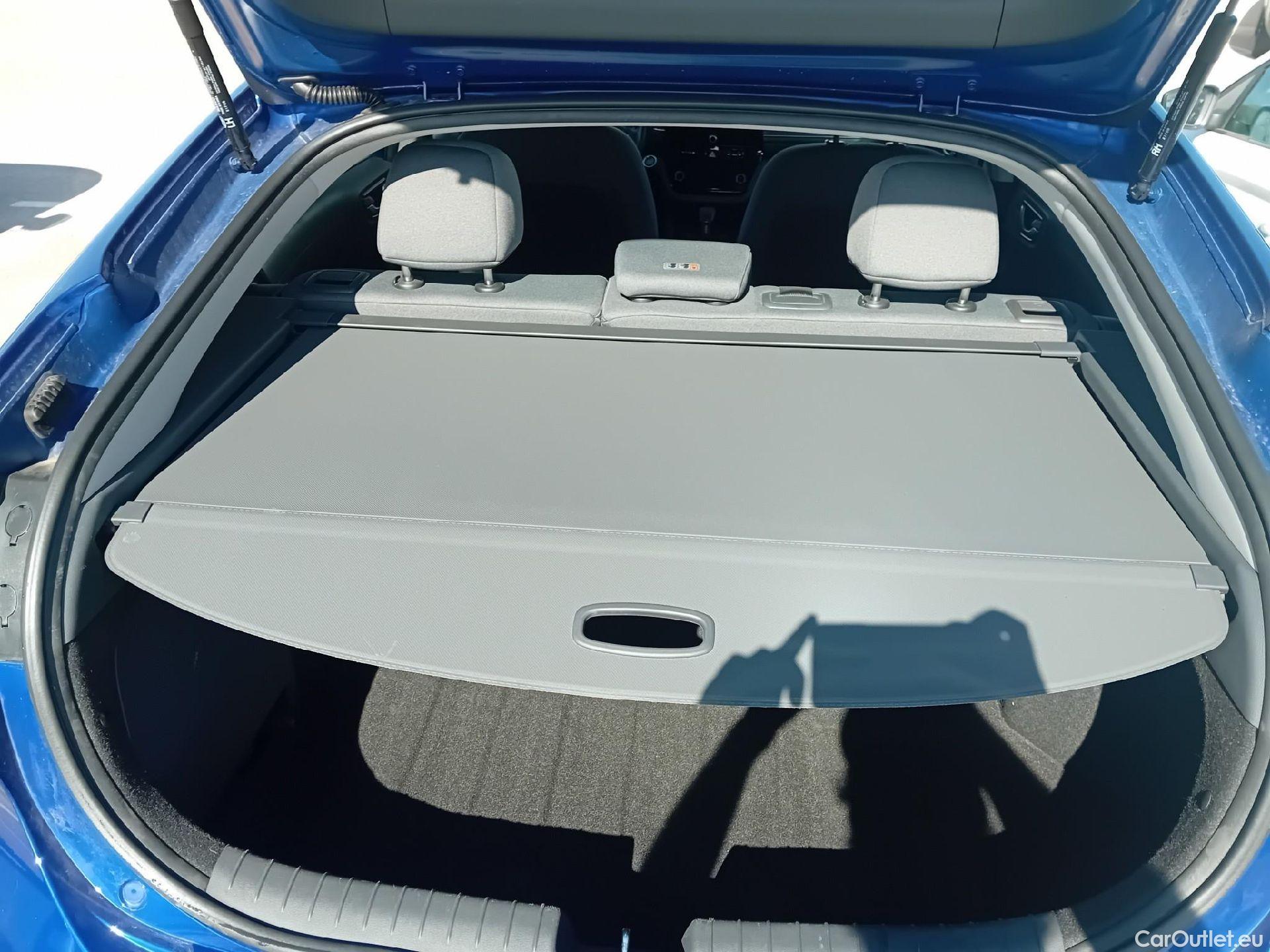 Hyundai   Ioniq HYUNDAI / 2019 / 5P / berlina con portón 1.6 GDI HEV Tecno DCT #17