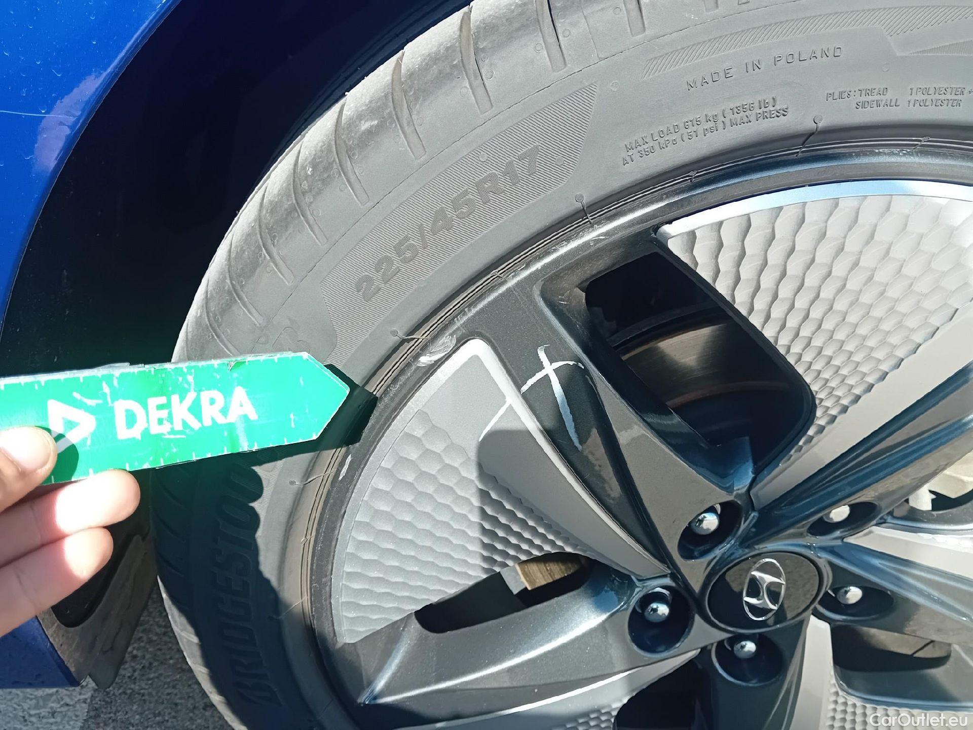 Hyundai   Ioniq HYUNDAI / 2019 / 5P / berlina con portón 1.6 GDI HEV Tecno DCT #18