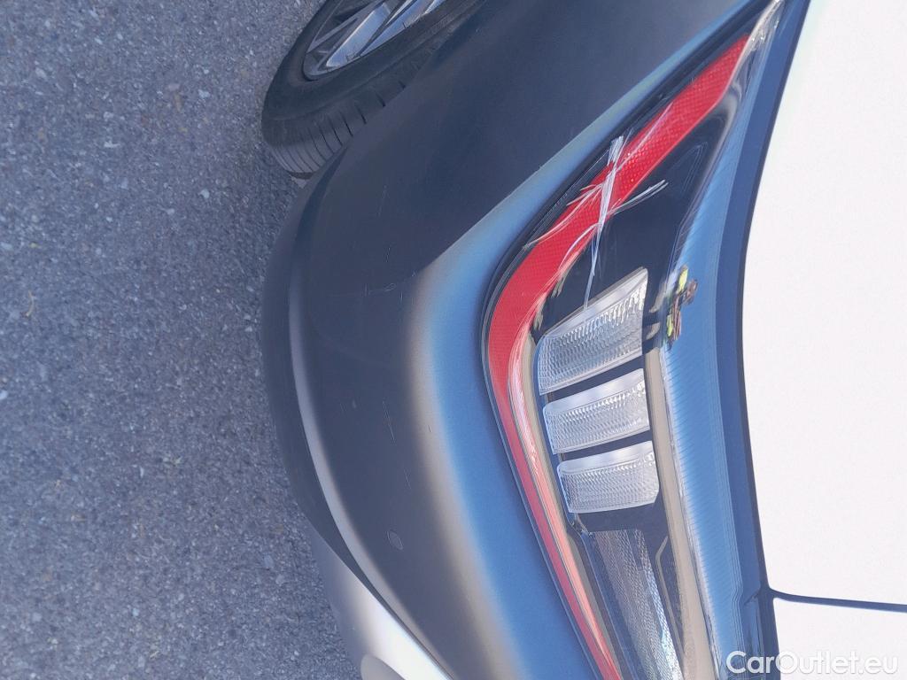 Hyundai  Konna HYUNDAI Kona / 2020 / 5P / todoterreno 1.6 GDI HEV Style Sky DCT #3