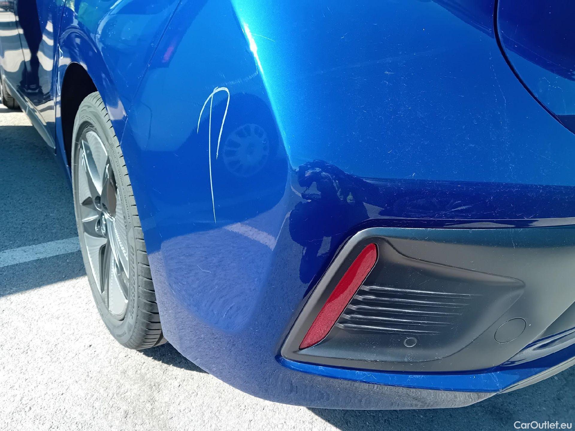 Hyundai   Ioniq HYUNDAI / 2019 / 5P / berlina con portón 1.6 GDI HEV Tecno DCT #25