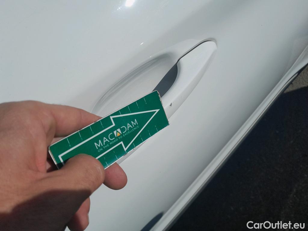 Hyundai  Konna HYUNDAI Kona / 2020 / 5P / todoterreno 1.6 GDI HEV Style Sky DCT #35