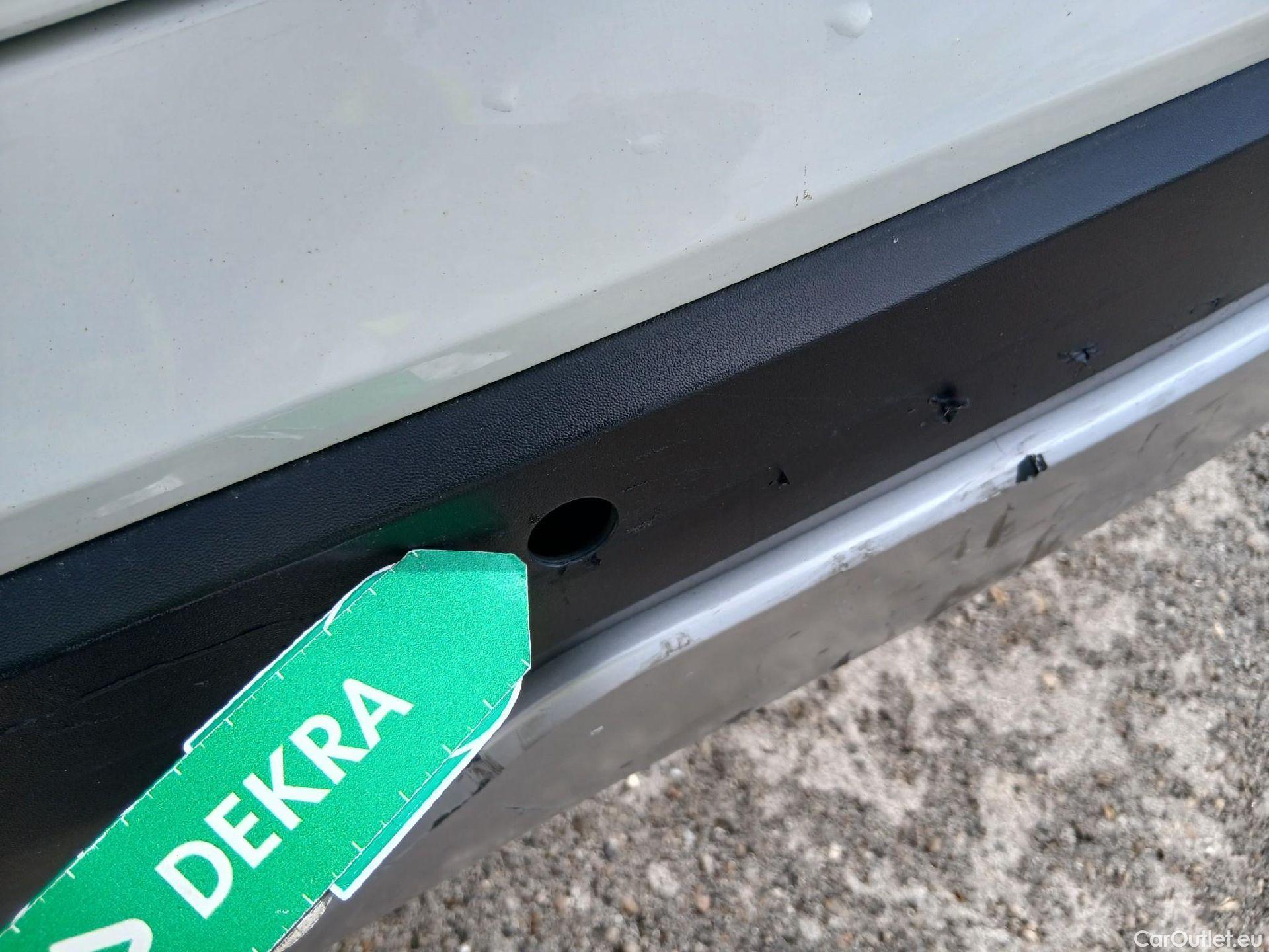 Nissan  Qashqai NISSAN  / 2021 / 5P / todoterreno DIG-T 103kW (140CV) mHEV 4x2 N-Connecta #24