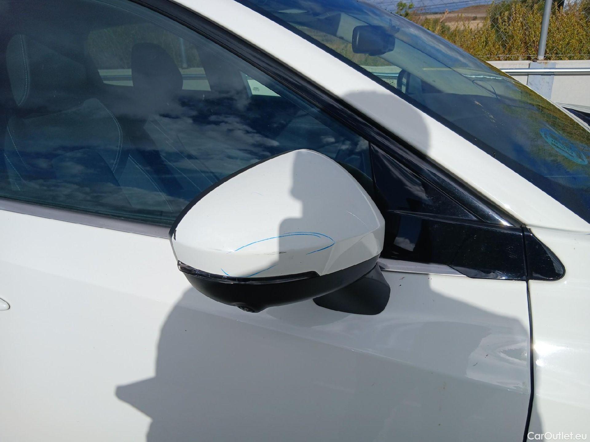 Nissan  Qashqai NISSAN  / 2021 / 5P / todoterreno DIG-T 103kW (140CV) mHEV 4x2 N-Connecta #32