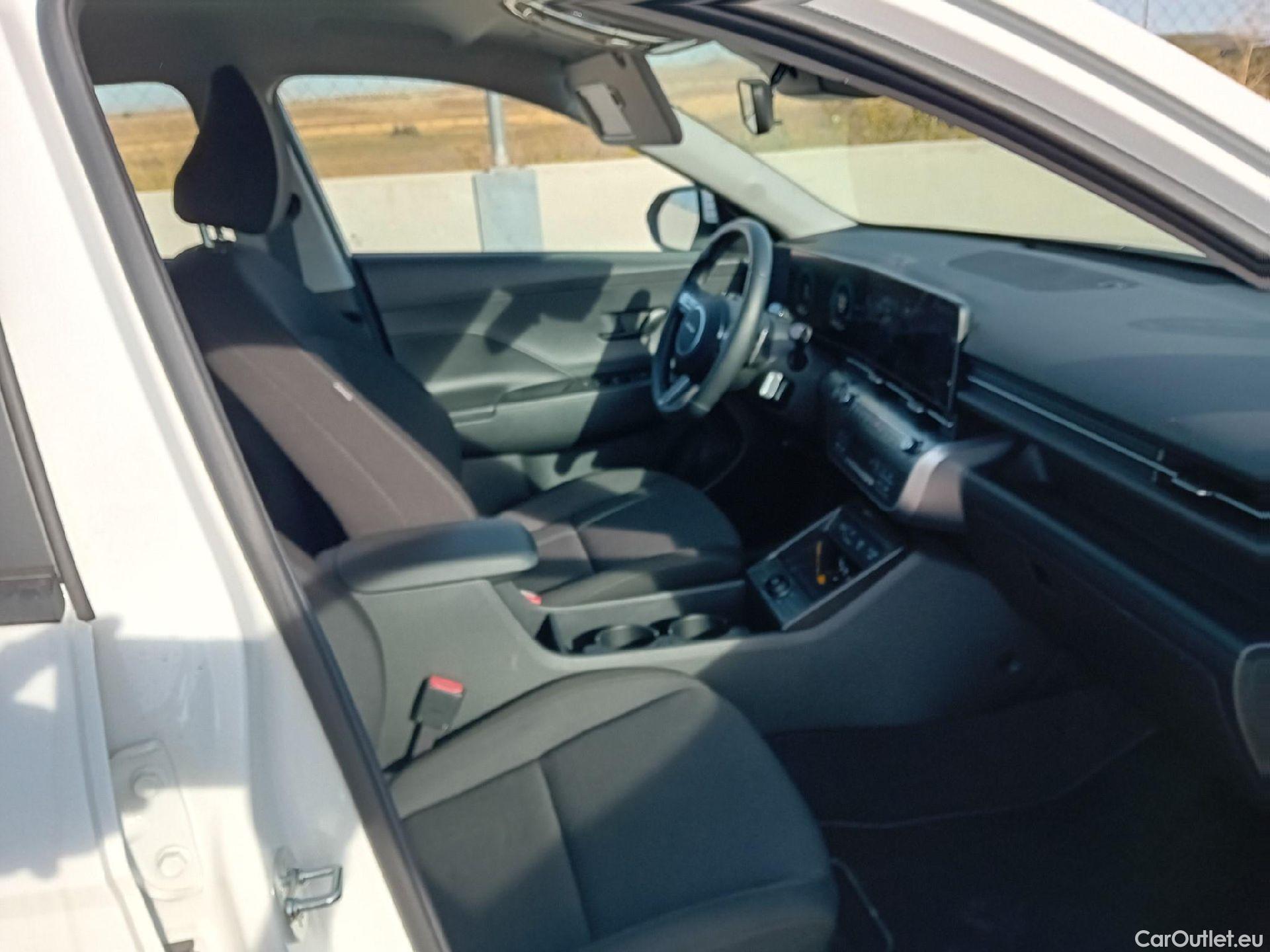 Hyundai  Konna HYUNDAI Kona / 2023 / 5P / todoterreno 1.6 GDI HEV Maxx DCT #6
