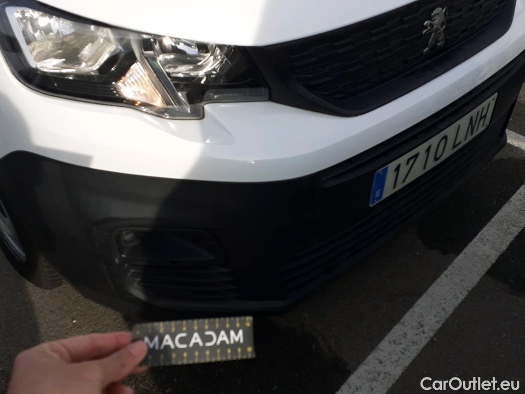 Peugeot  Partner PEUGEOT  / 2018 / 4P / furgón derivado de turismo Premium Standard 600kg BlueHDi 73kW #27