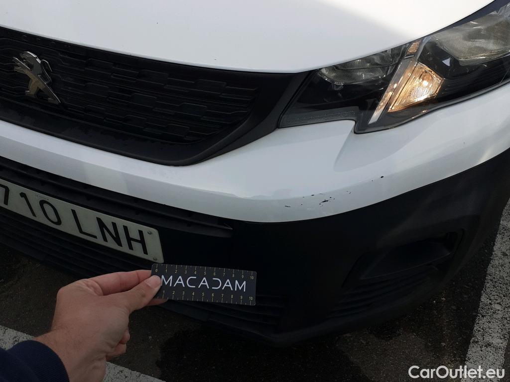 Peugeot  Partner PEUGEOT  / 2018 / 4P / furgón derivado de turismo Premium Standard 600kg BlueHDi 73kW #25