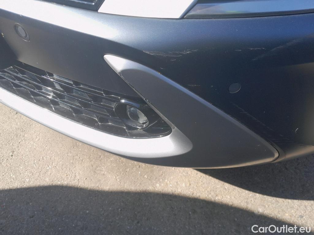 Hyundai  Konna HYUNDAI Kona / 2020 / 5P / todoterreno 1.6 GDI HEV Style Sky DCT #26