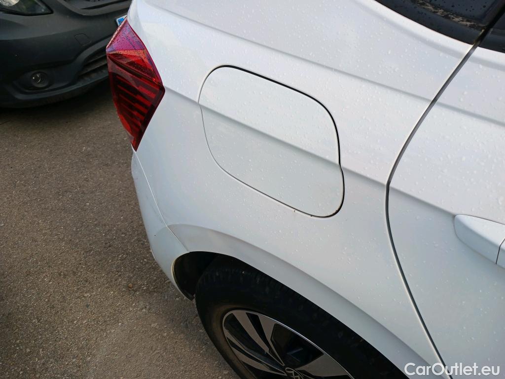 Volkswagen  Polo VOLKSWAGEN  / 2017 / 5P / berlina con portón Advance 1.0 TSI 70kW (95CV) #3