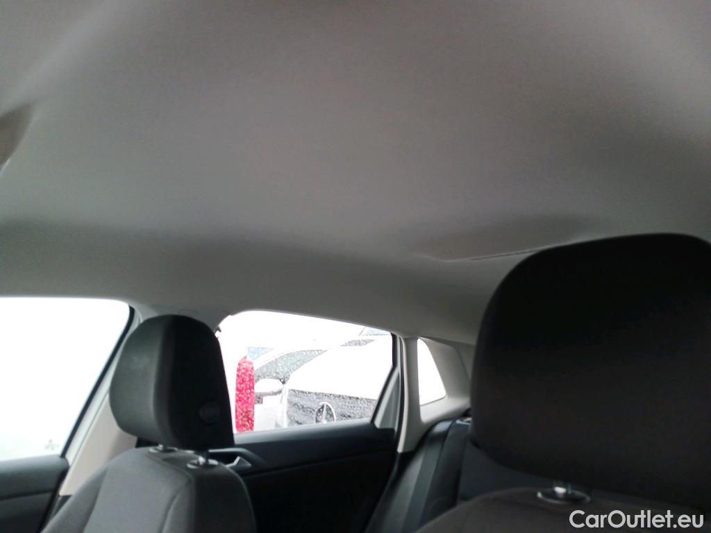Volkswagen  Polo VOLKSWAGEN  / 2017 / 5P / berlina con portón Advance 1.0 TSI 70kW (95CV) #12