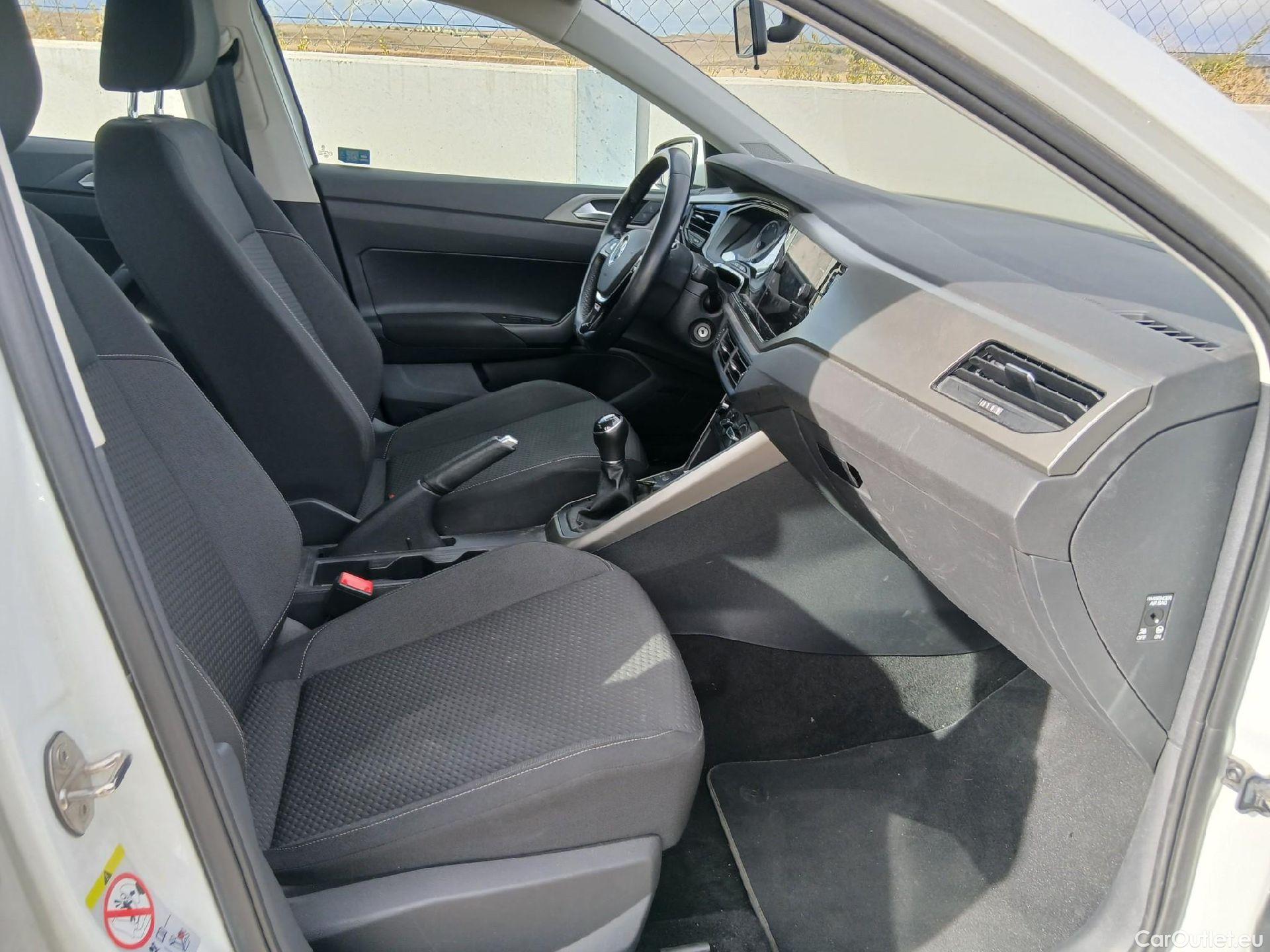 Volkswagen  Polo VOLKSWAGEN  / 2017 / 5P / berlina con portón Advance 1.0 TSI 70kW (95CV) #6
