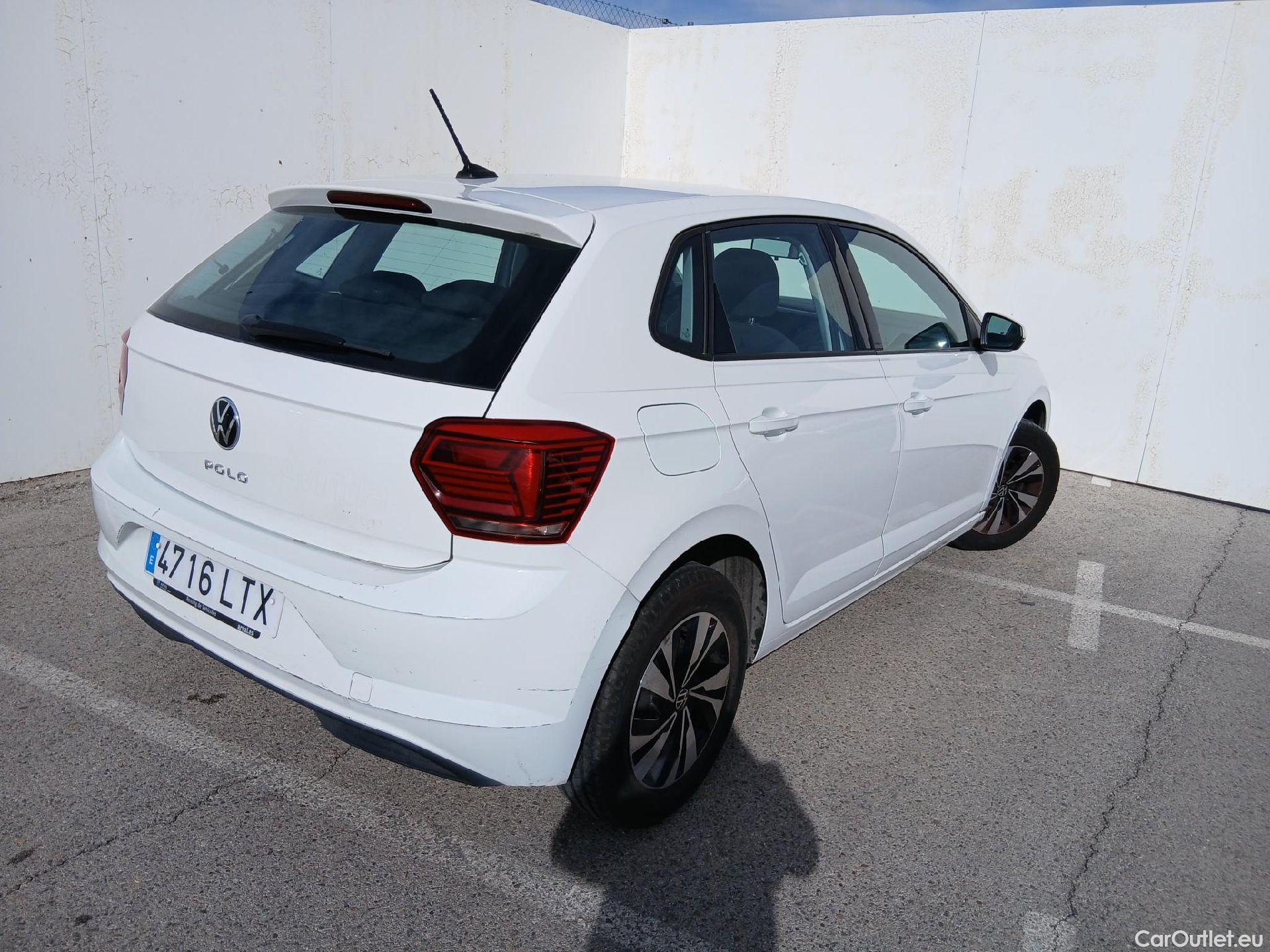 Volkswagen  Polo VOLKSWAGEN  / 2017 / 5P / berlina con portón Advance 1.0 TSI 70kW (95CV) #2