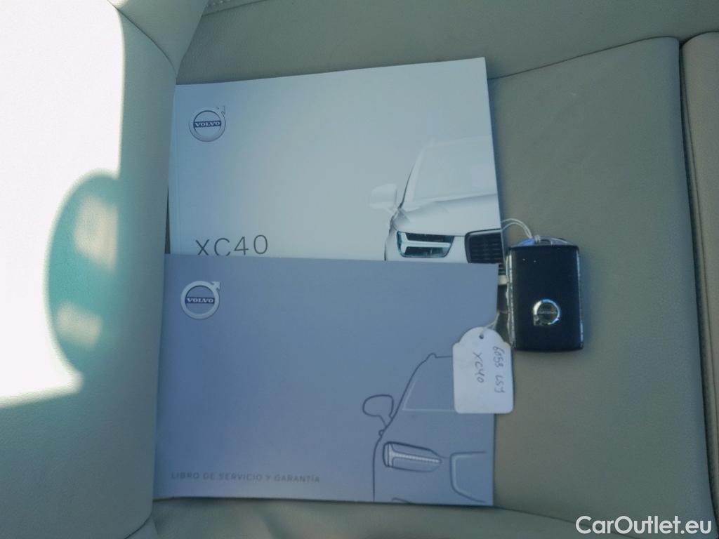 Volvo  XC 40 VOLVO XC40 / 2017 / 5P / todoterreno 1.5 T5 Twin Recharge Inscription Auto #9