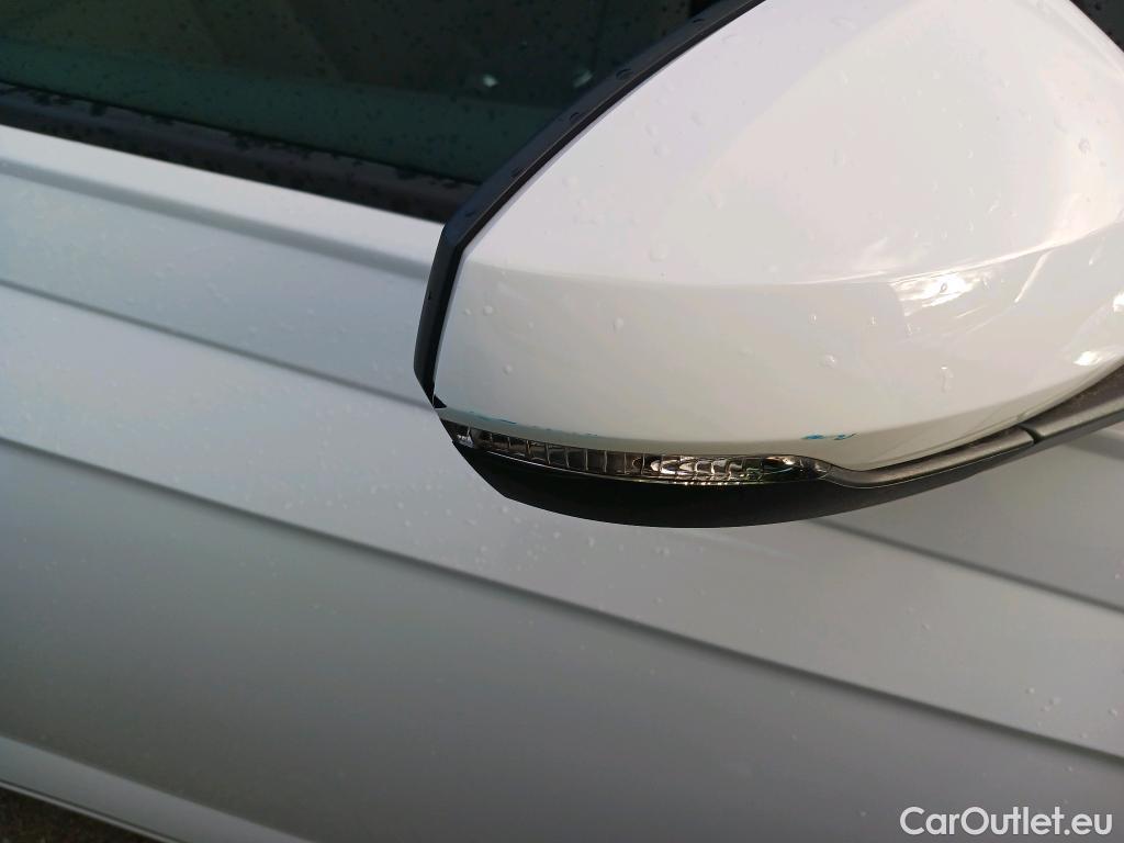 Volkswagen  Polo VOLKSWAGEN  / 2017 / 5P / berlina con portón Advance 1.0 TSI 70kW (95CV) #25