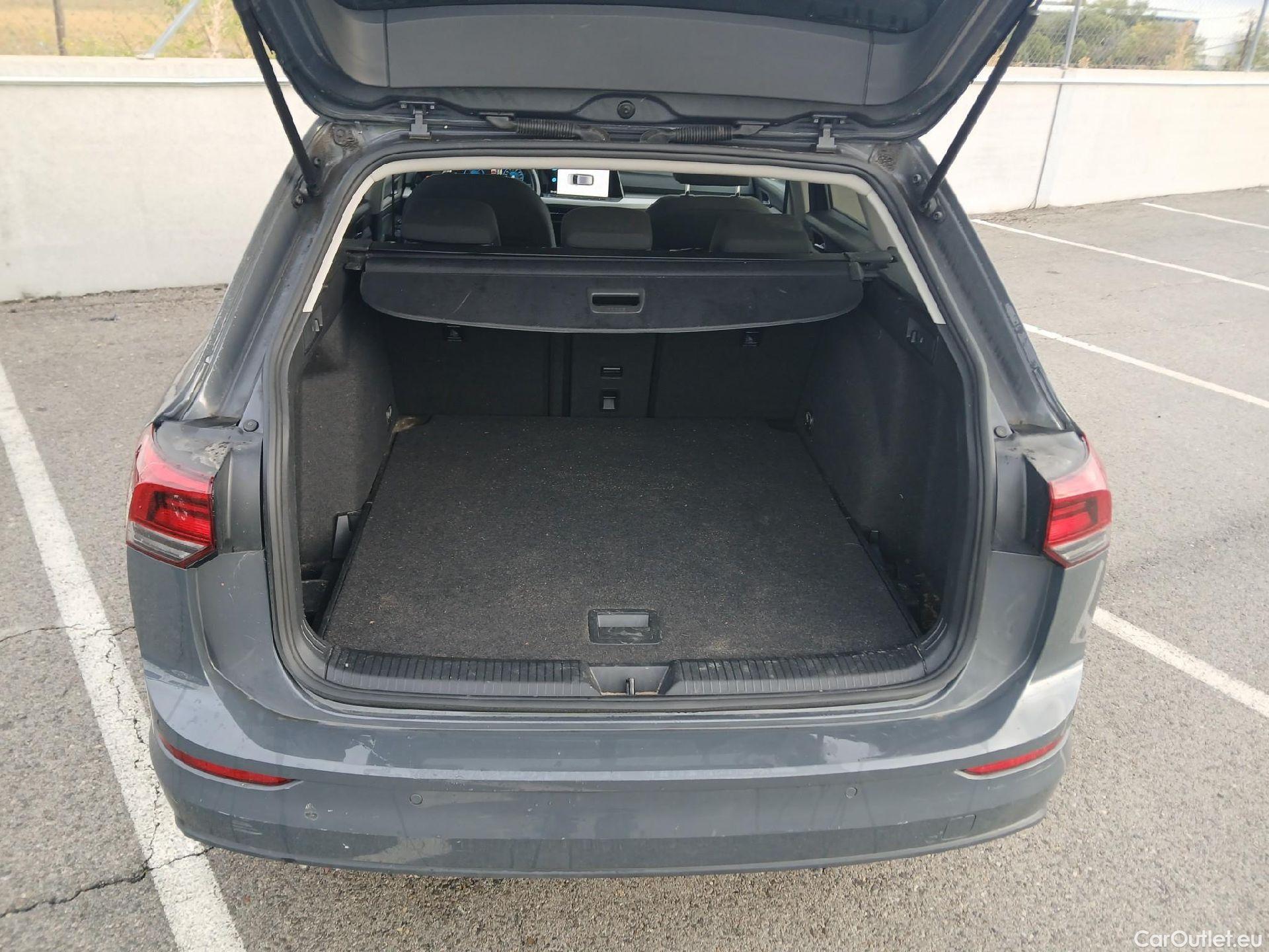 Volkswagen  Golf  VOLKSWAGEN / 2020 / 5P / familiar Life 2.0 TDI 85kW (115CV) Variant #8