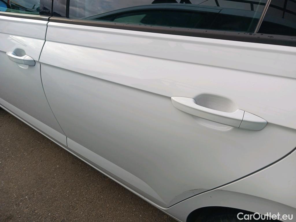 Volkswagen  Polo VOLKSWAGEN  / 2017 / 5P / berlina con portón Advance 1.0 TSI 70kW (95CV) #7