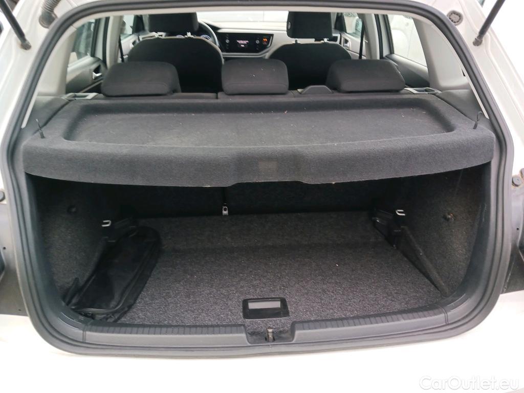 Volkswagen  Polo VOLKSWAGEN  / 2017 / 5P / berlina con portón Advance 1.0 TSI 70kW (95CV) #8