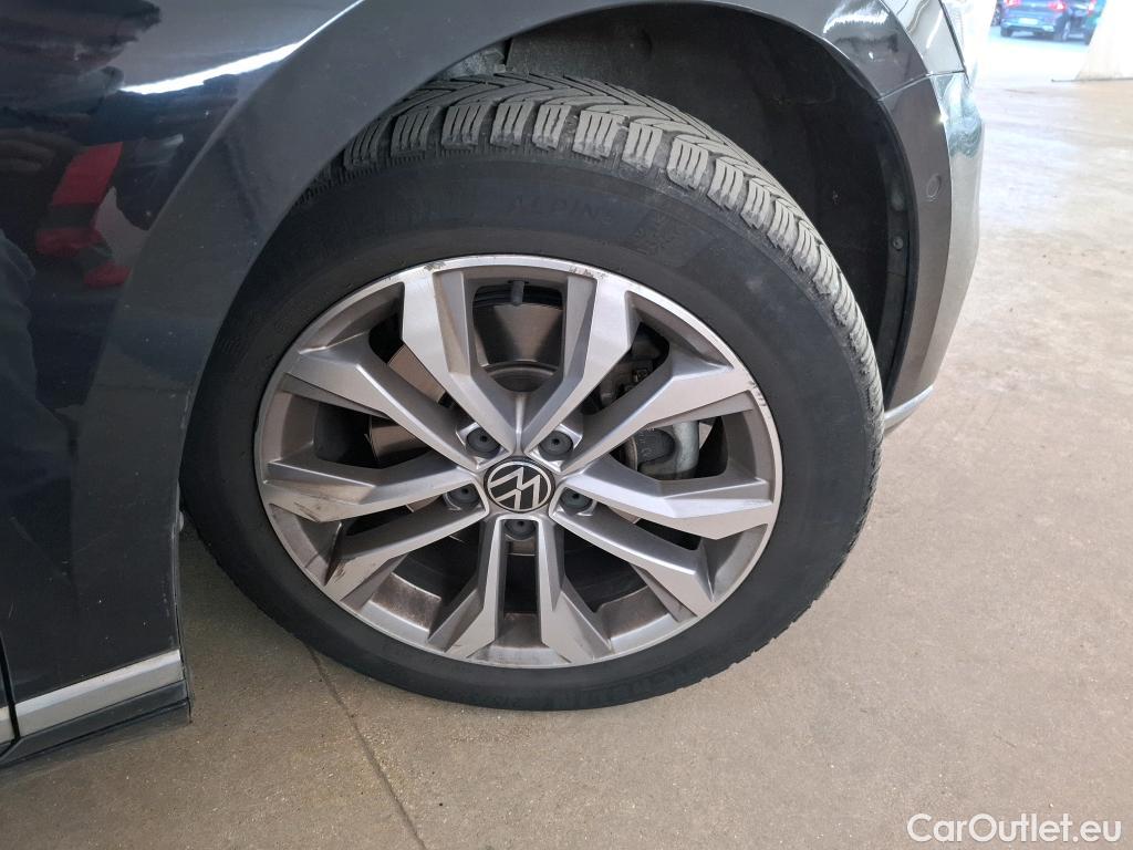 Volkswagen  Passat VOLKSWAGEN  SW / 2019 / 5P / Break 2.0 TDI 150 SCR DSG7 SW ELEGANCE #39