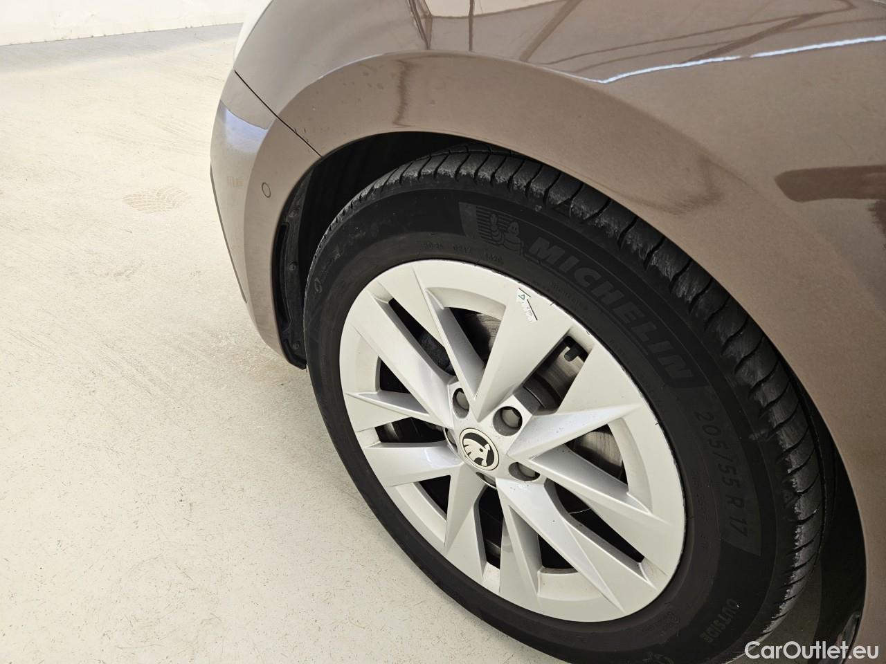  Skoda  Octavia 2.0 TDI 150CP Style Combi DSG #4