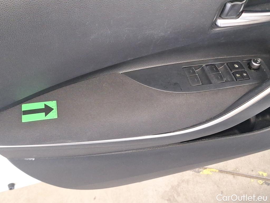  Toyota  Corolla 1.8 Hybrid Dynamic HSD E-CVT #16