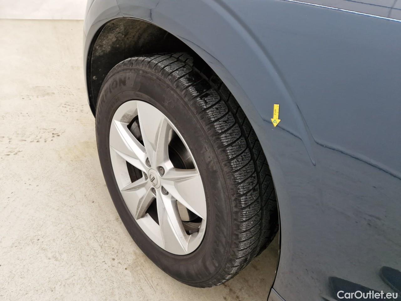  Volvo  XC60 2.0 B4 D 197CP Momentum Pro AT8 AWD #9